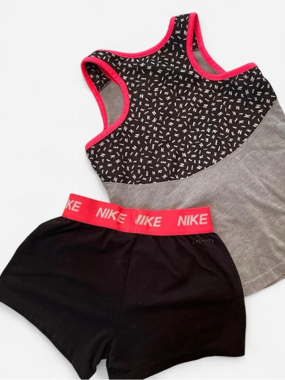 Nike Toddler Girls' 'Just Do It' Tank & Shorts Set - Gray & Black w/ Pink size 6 - Picture 3 of 3
